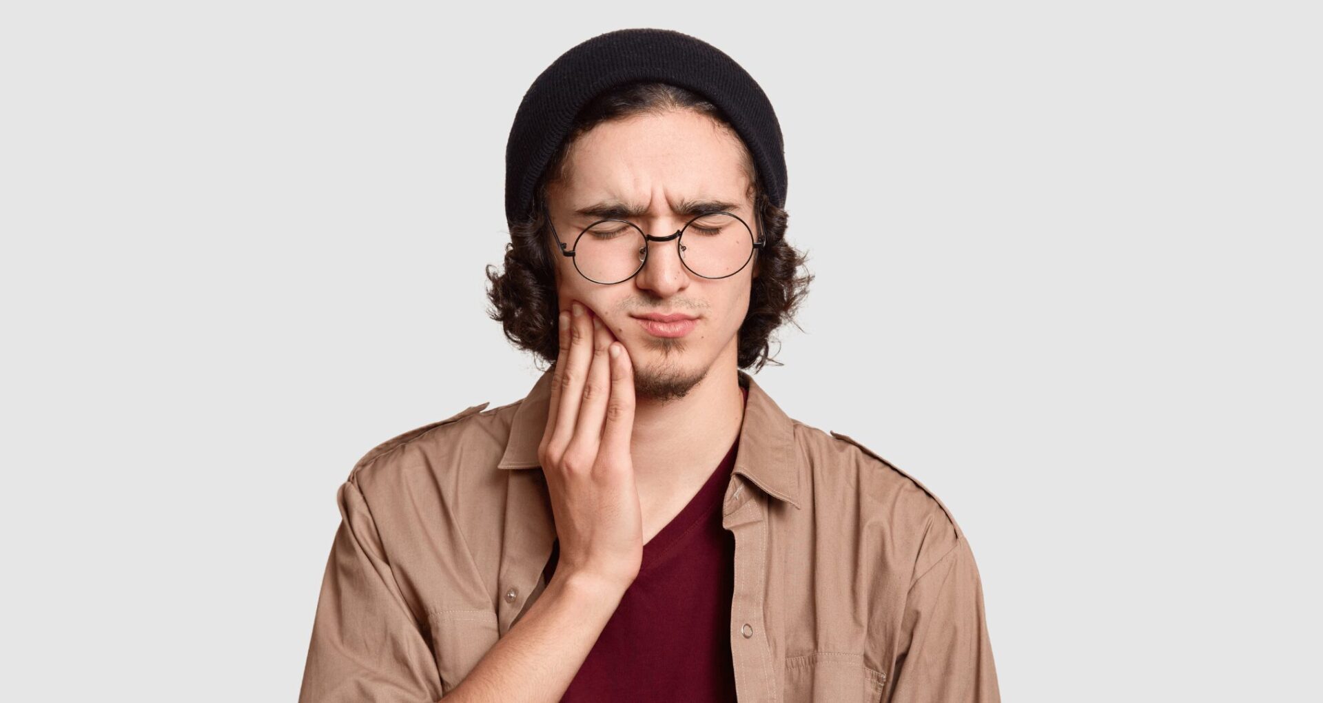 youngster experiencing tooth pain