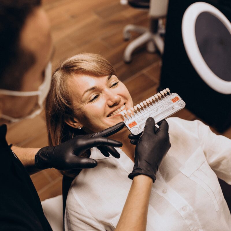 woman-patient-visiting-dentist